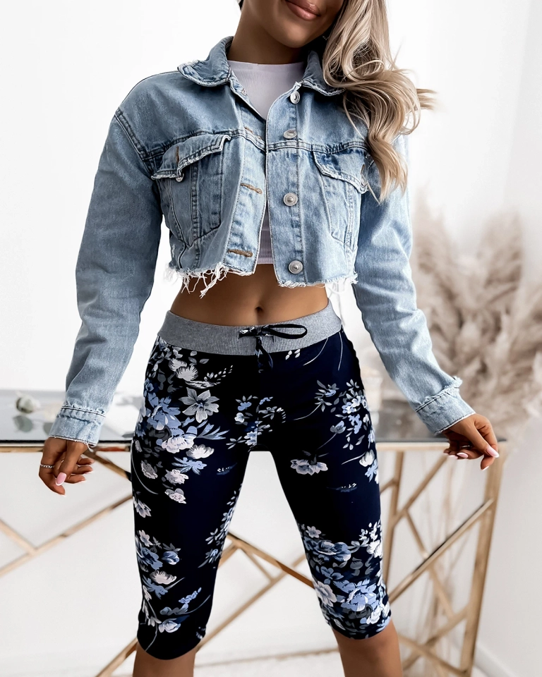 Pantaloni scurți 3/4 de damă bleumarin cu flori albastre PLUS SIZE - Îmbrăcăminte