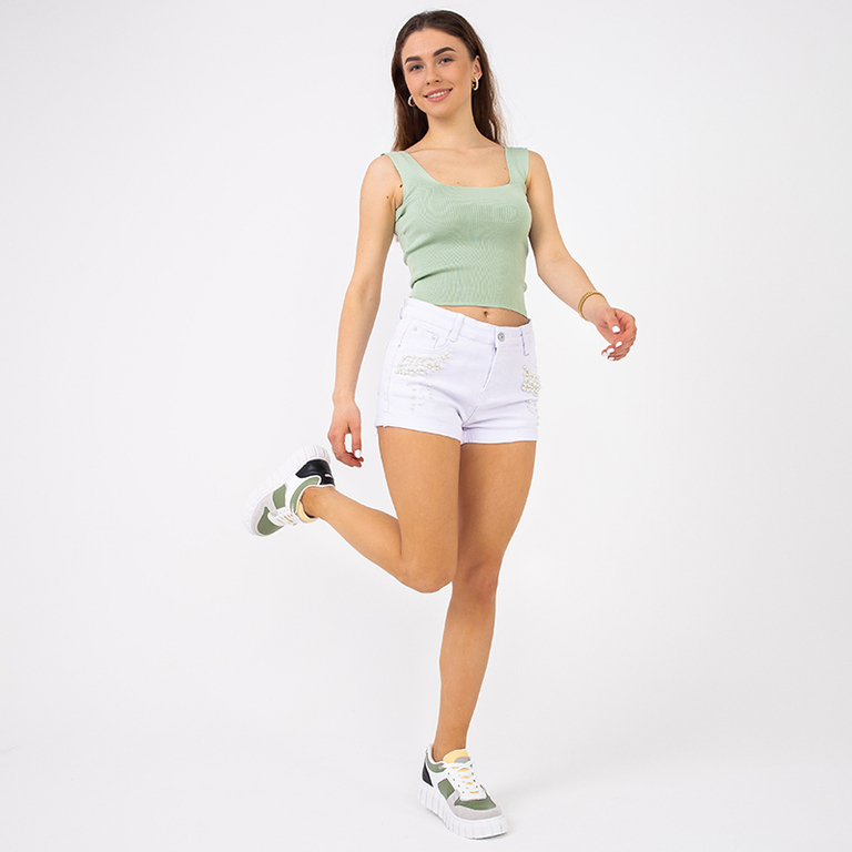 Pantaloni scurți albi de damă - Îmbrăcăminte