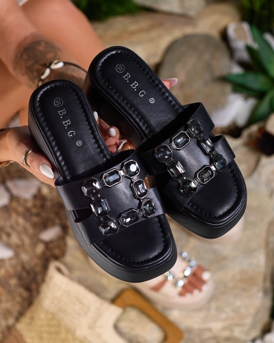 Royalfashion Șlapi de damă negri cu ornamente pe o talpă solidă Norixi