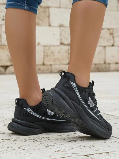 Pantofi sport de damă Royalfashion Hypatia negri cu toc plat de 5 cm
