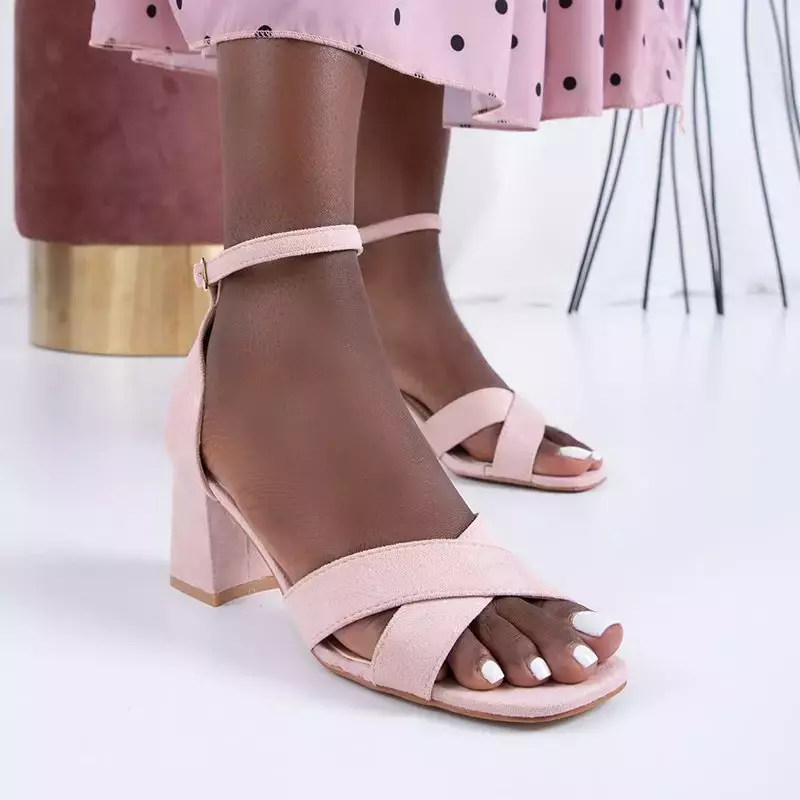 OUTLET Sandale pentru femei roz deschis pe un post Halita - Încălțăminte