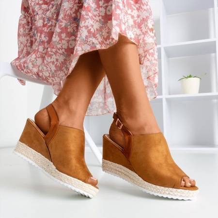 Sandale maro pentru femei pe o pană Miltonia - Încălțăminte