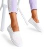 Białe sportowe buty typu slip on Tolva- Obuwie