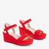 Czerwone sandały na koturnie Lysnes - Obuwie