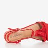 Czerwone sandały na niskim słupku z frędzelkami Torri- Obuwie