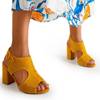 Musztardowe damskie ażurowe sandały na słupku Cytuss- Obuwie