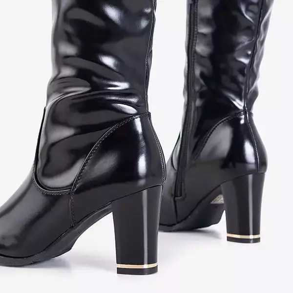 OUTLET Cizme negre brevetate pentru femei, până la genunchi, pe postul Lator - Încălțăminte