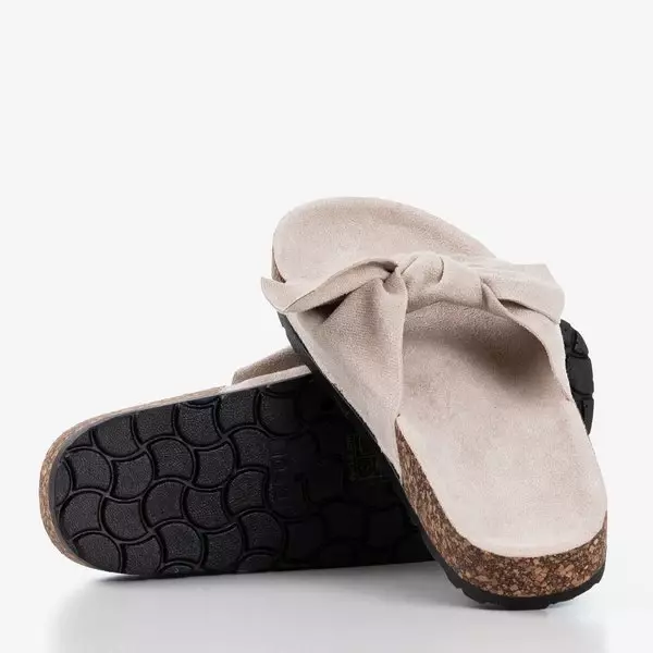 OUTLET Papuci din piele ecologică bej cu fundă Soare și distracție - încălțăminte