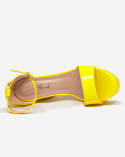 OUTLET Sandale de dama galbene cu toc mai inalt Berija - Pantofi