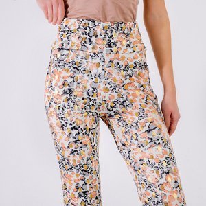 Pantaloni de femei colorate cu imprimeu panteră - Îmbrăcăminte