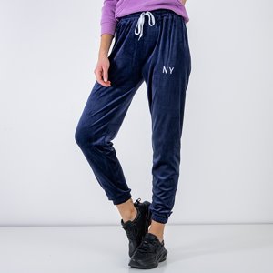 Pantaloni de trening bleumarin pentru femei cu inscripție brodată - Îmbrăcăminte