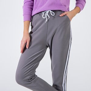 Pantaloni de trening gri pentru femei - Îmbrăcăminte