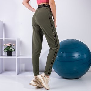 Pantaloni de trening pentru femei cu dungi kaki - Îmbrăcăminte
