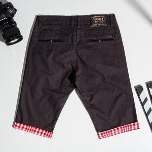 Pantaloni scurți bărbați gri închis cu inserții roșii - Îmbrăcăminte