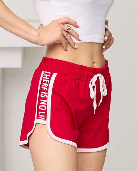 Pantaloni scurti roșii de damă cu inscripții pe laterale - Îmbrăcăminte