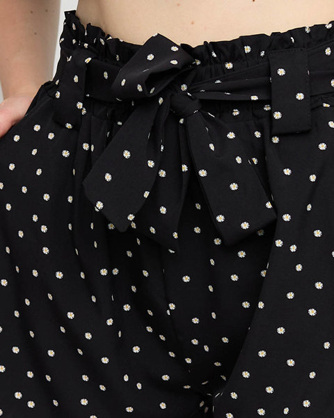 Pantaloni scurți textile de damă cu model negru și flori - Îmbrăcăminte