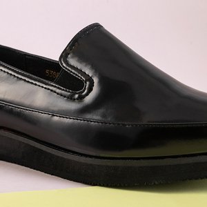 Pantofii negri din piele ecologică alunecă pe Medarda- Pantofi