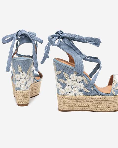 Sandale de damă albastre cu flori pe pană Neredit - Pantofi