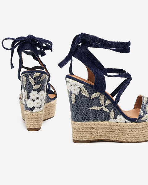 Sandale de damă bleumarin cu flori pe pană Neredit - Încălțăminte